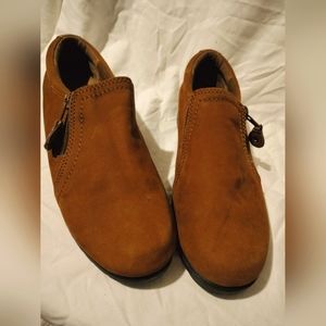 NWOB Dr Scholls Irene Women's 8 Side Zip Suede Leather Low Top Comfort Shoes